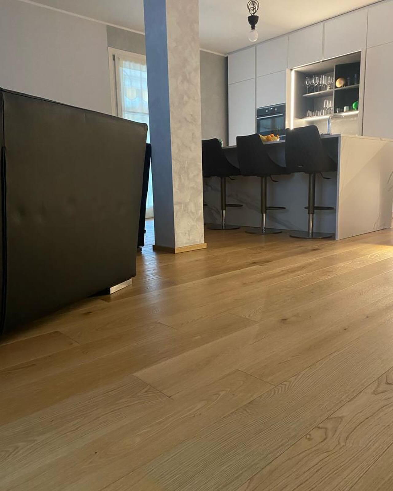 Vista posa parquet in sala